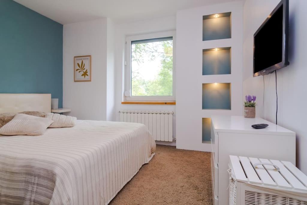 Apartment Spacious And Modern Apt, 6 Guests, Central Station, Self Check-In Sofia